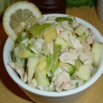 Салат из авокадо и курицы