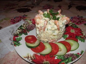Салат с сыром и креветками